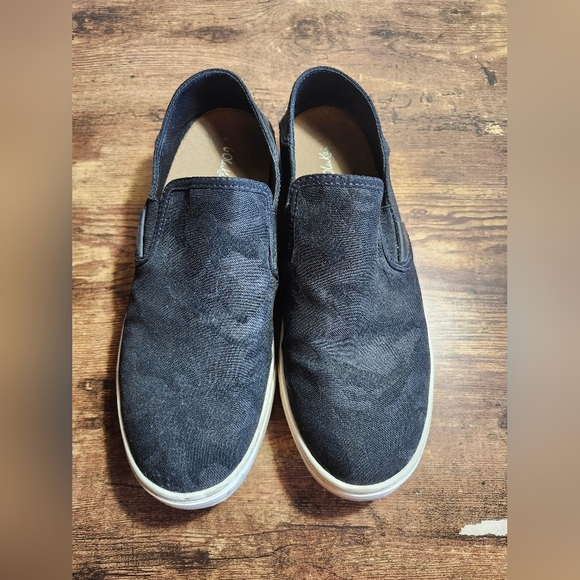olakai Shoes - Olakai Casual Black Slip-On Shoes